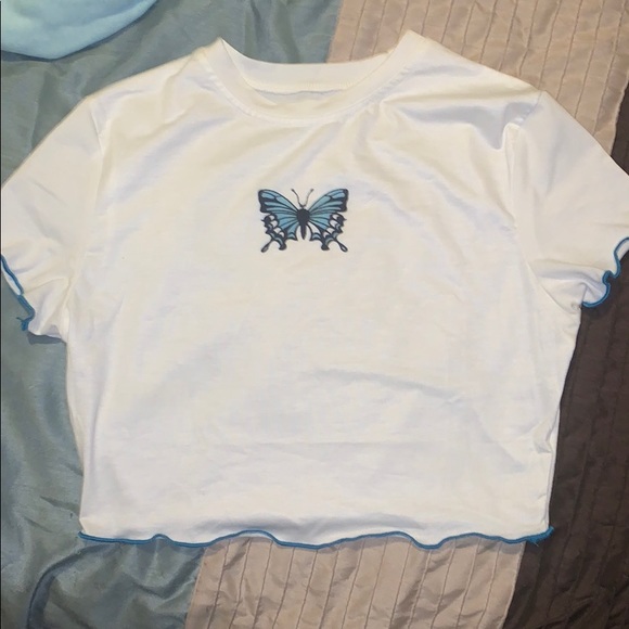 SOLD🏷❌ cropped butterfly tee| SHEIN - Picture 2 of 6